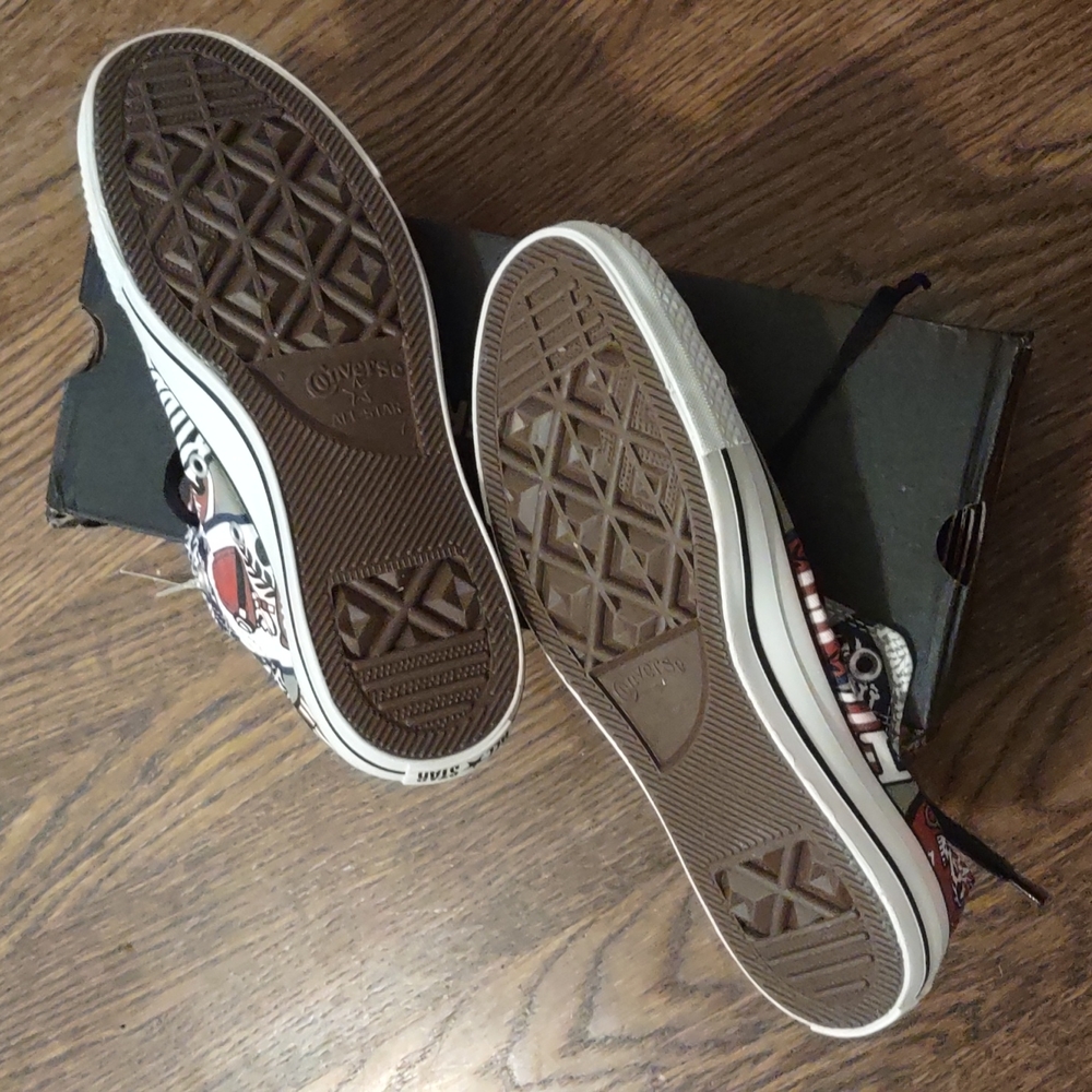 Converse - Picture 2 of 4